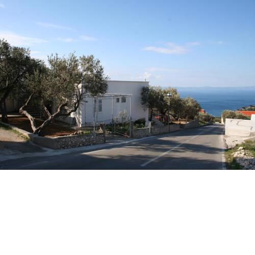 Apartments with a parking space Veliko Brdo (Makarska) - 2598
