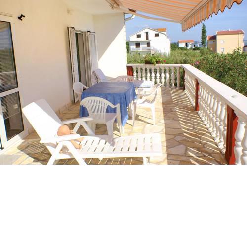 Apartments with a parking space Vlasici (Pag) - 4139