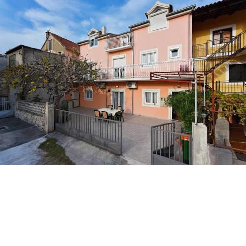 Apartments with a parking space Vodice - 12667