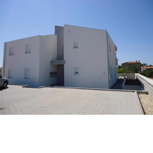Apartments with a parking space Vrsi - Mulo (Zadar) - 12083