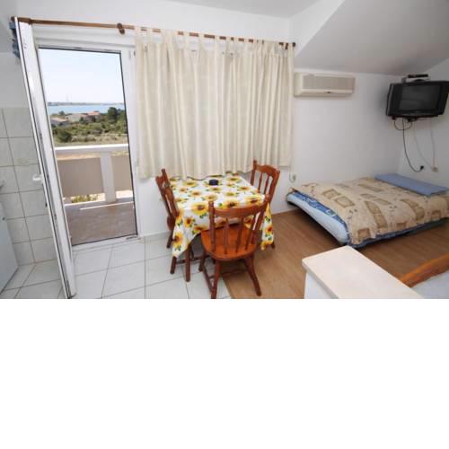Apartments with a parking space Vrsi - Mulo (Zadar) - 3276