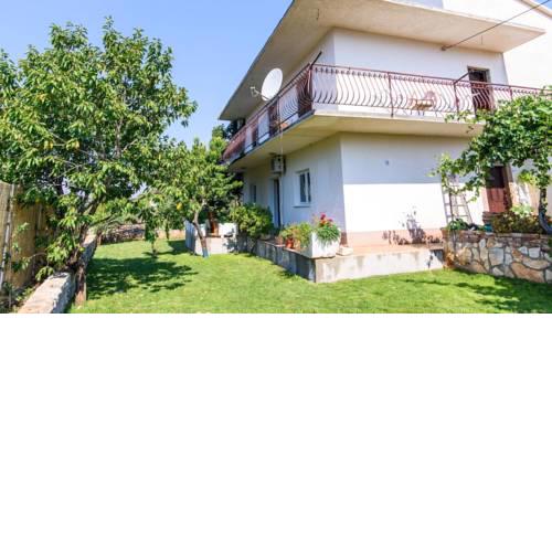 Apartments with a parking space Vrsine (Trogir) - 16733