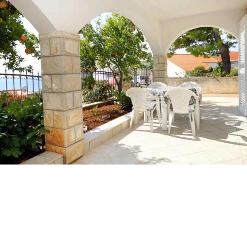 Apartments with a parking space Zavalatica (Korcula) - 4453