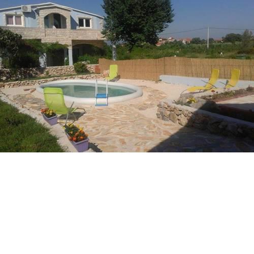 Apartments with a swimming pool Podgradina (Novigrad) - 6198