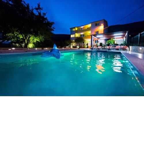 Apartments with a swimming pool Podstrana (Split) - 13393