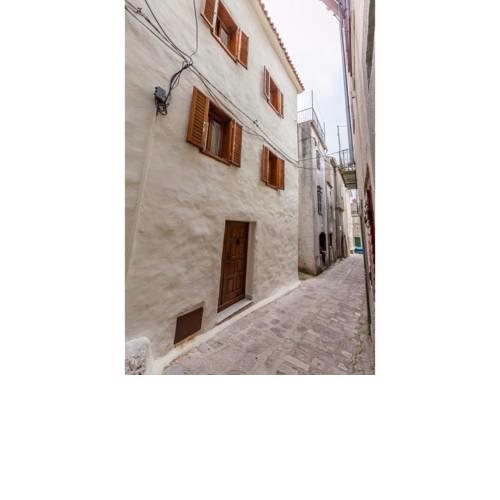 Apartments with WiFi Vrbnik (Krk) - 15721