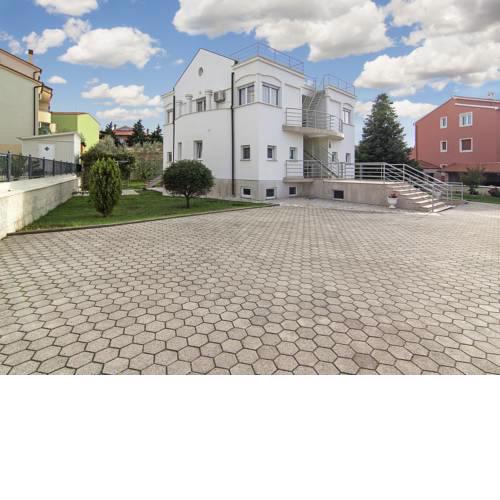 Apartments ZARA 188