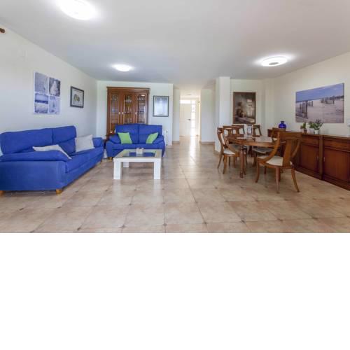 ApartUP Canet Beachfront House