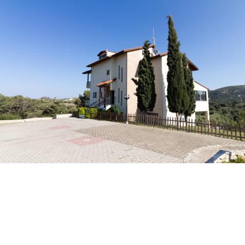 APOLLO COUNTRY HOLIDAY HOME