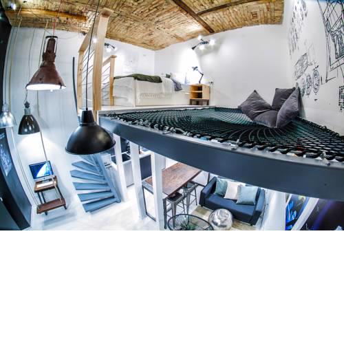 Apollo Loft Apartment