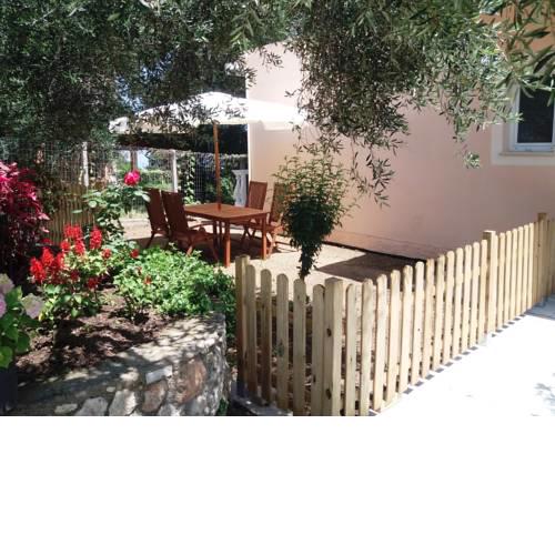 Apostolos & Eleni Family Apartments