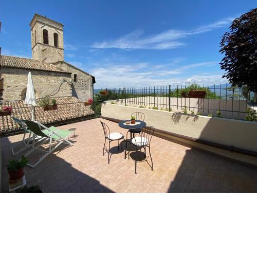 App. con terrazza panoramica in centro-Montefalco