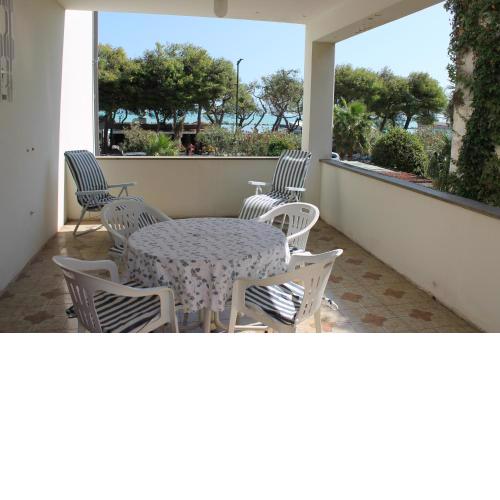 Appartamento 1° fila mare con splendida terrazza
