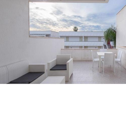 Appartamento a 150 m dal mare climatizzato con bellissimo patio esterno