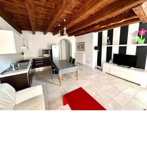 Appartamento ampio con giardino