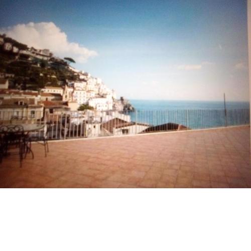 Appartamento con 2 camere e un enorme terrazzo