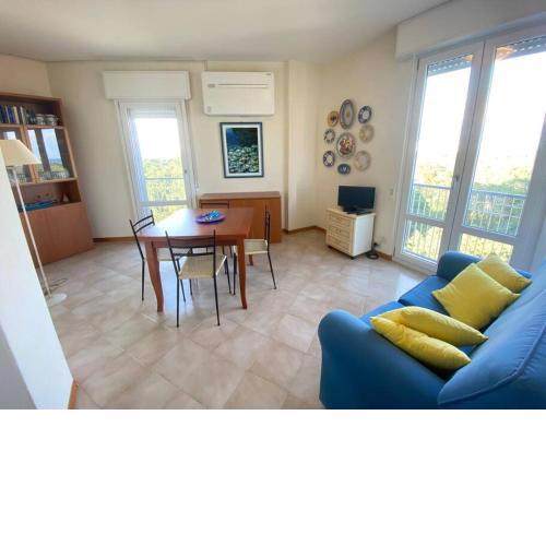Appartamento con vista panoramica e piscina