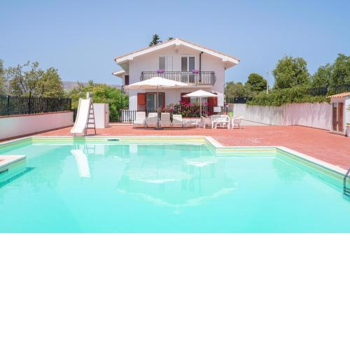 Appartamento con vista piscina