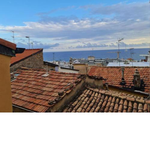 Appartamento dietro Casinò con vista mare