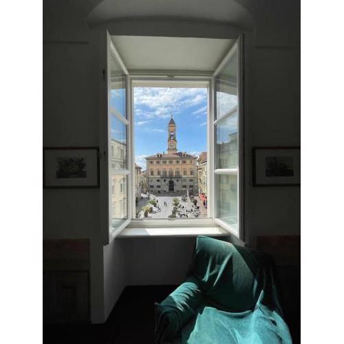 Appartamento Fronte Piazza -Ivrea-