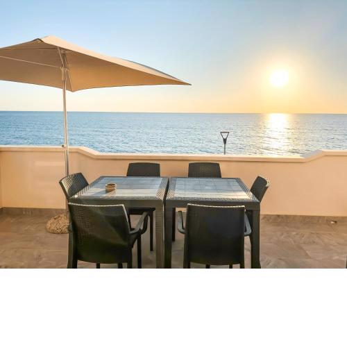 Appartamento Fronte Spiaggia con Terrazza Vista Mare