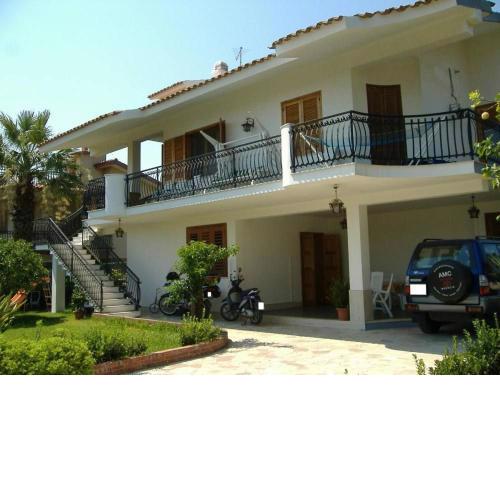 Appartamento in villa a Fontane Bianche