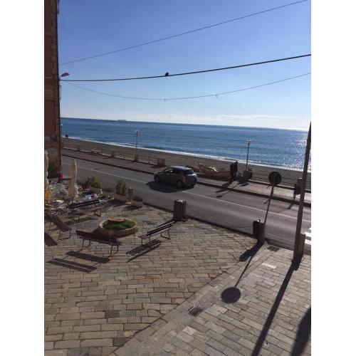 Appartamento piazza Buccelli a 10 mt dal mare