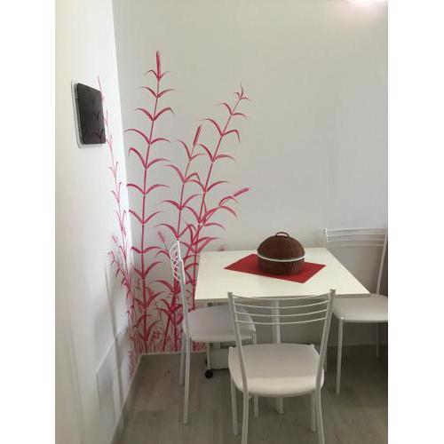 APPARTAMENTO RUBINO - Lovely Little Flat 3 Minutes From Golf Club 5 Minutes From Lake