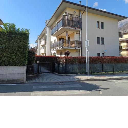Appartamento Tranquillo con Giardino