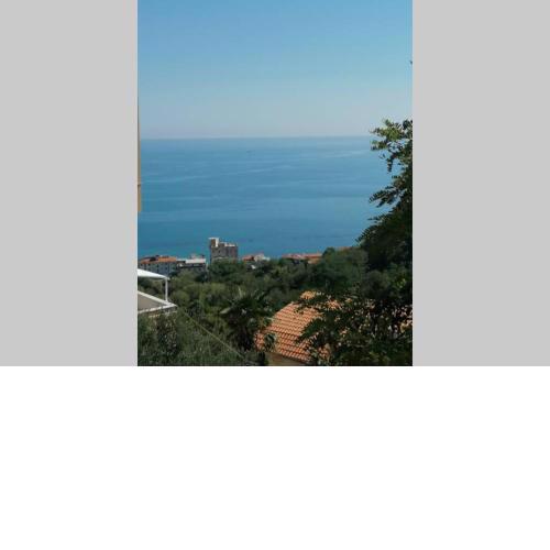 Appartamento vista mare con parcheggio privato