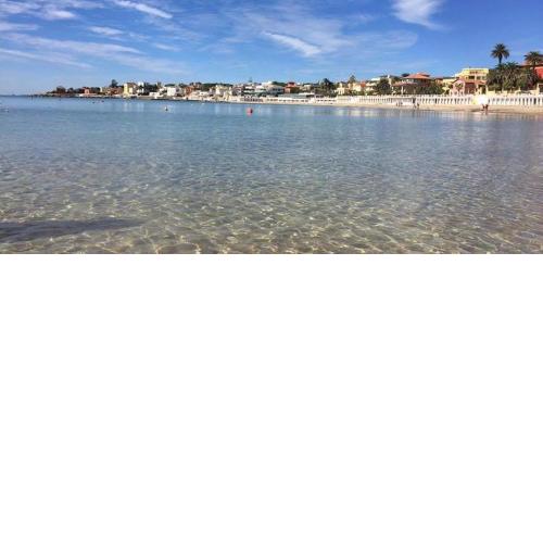 Appartamento vista Mare ristrutturato con giardino