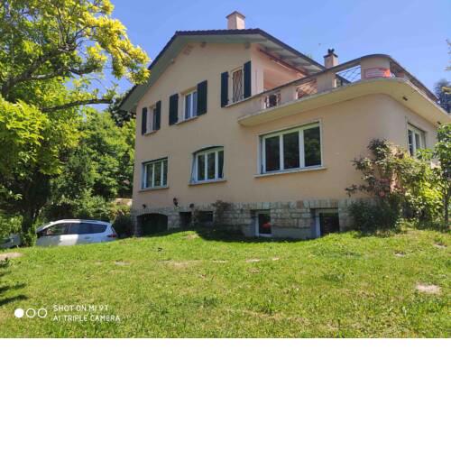 Appartement 1 pièce 32 m2 proche du centre et bain thermal