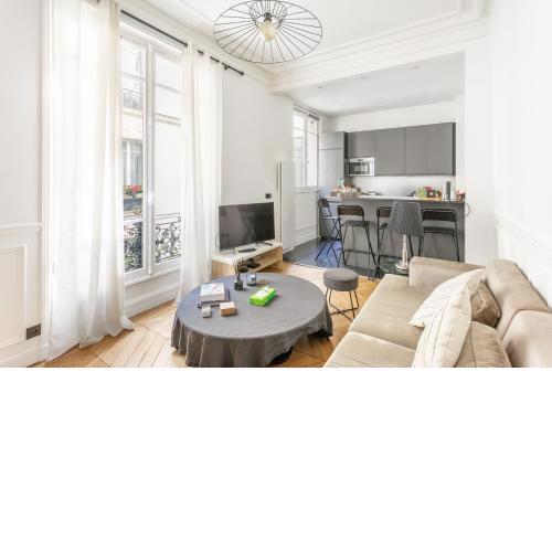 Appartement 80m2 derrière avenue Montaigne 8eme
