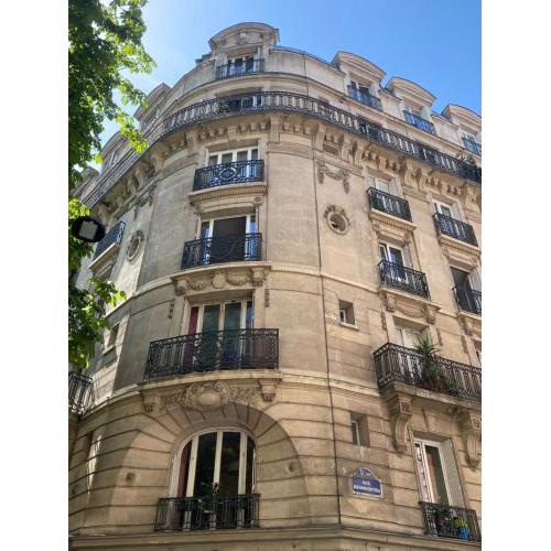 Appartement de charme sur place arborée 100m2