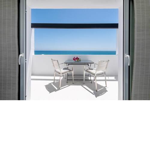 APPARTEMENT FACE A LA MER