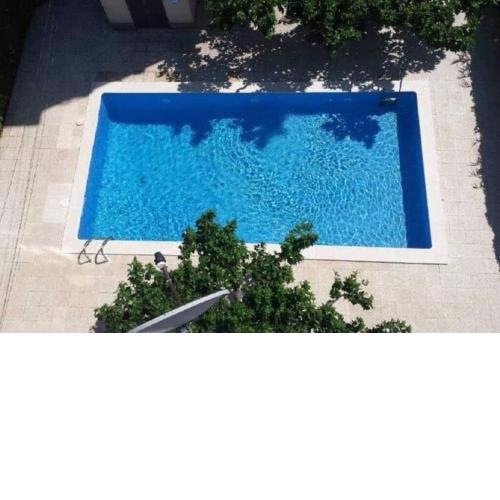 APPARTMENT AVEC PISCINE COMMUNE ISAR25