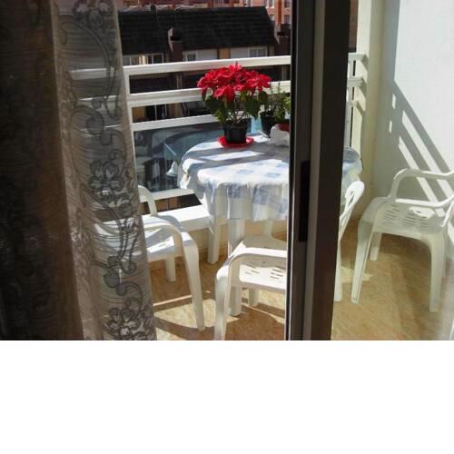 Appartment with swimming pool quiet and less than 300m from the beach