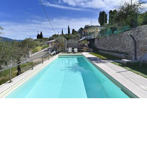 Apt in villa con sauna, piscina e campo da sport