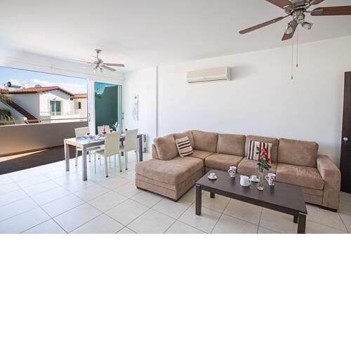 Apt Pernera Dyo - Modern 2 Bedroom Pernera Apt with Communal Pool - Close to all Amenities