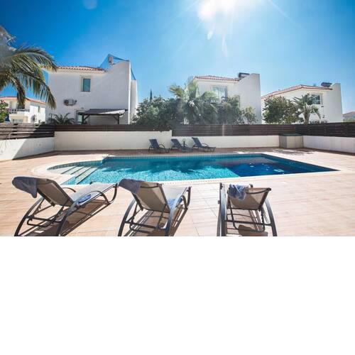 Apt Pernera Enas - Lovely 2 Bedroom Pernera Apt - Communal Pool - Close to all Amenities