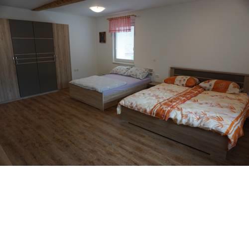 Apt Šlabnik - Trg sv. Ahacija