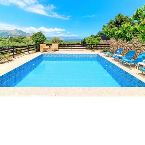 Aqua Mare Villa with Heated Pool