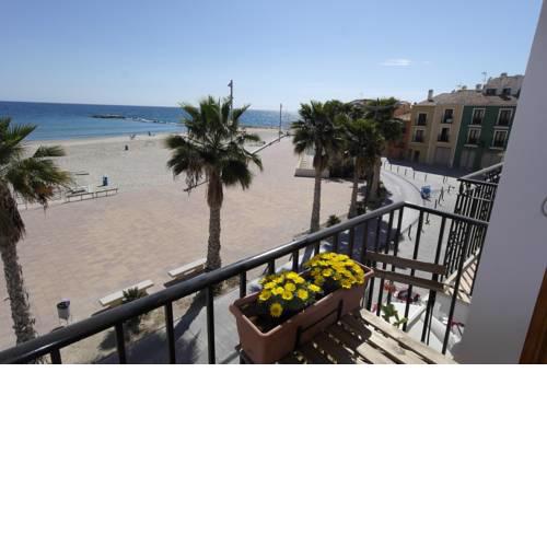 AR2B, coqueto apartamento en primera línea de playa