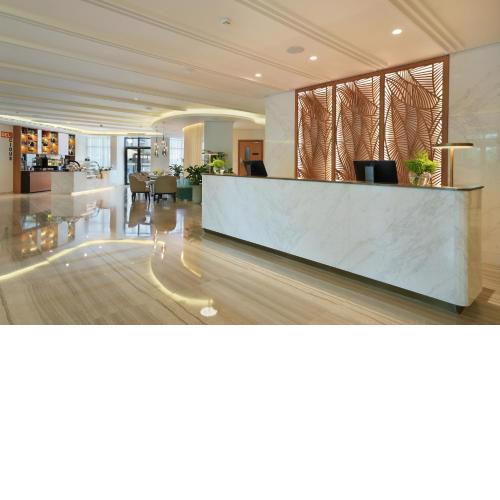 Arabian Park Dubai, an Edge by Rotana Hotel