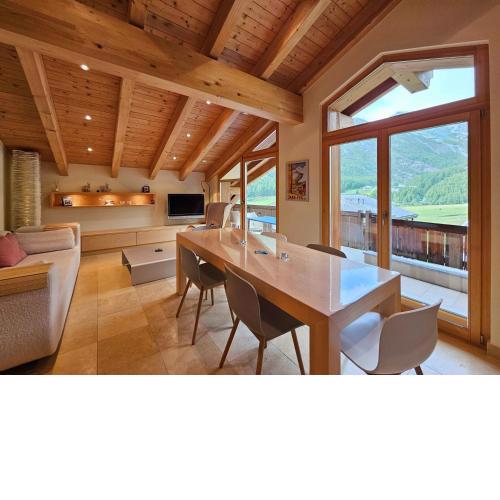 Aramis Dachwohnung 4