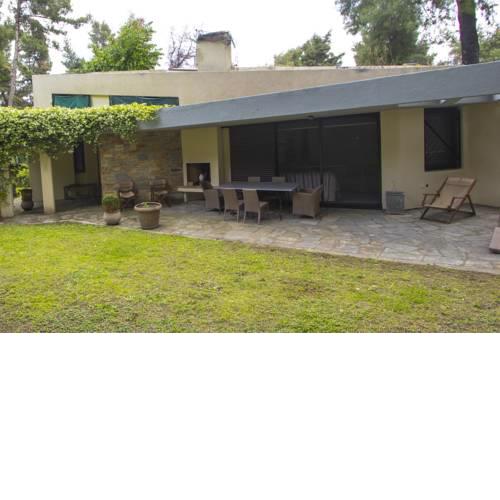 Araucaria Shared Pool Villa,Sani