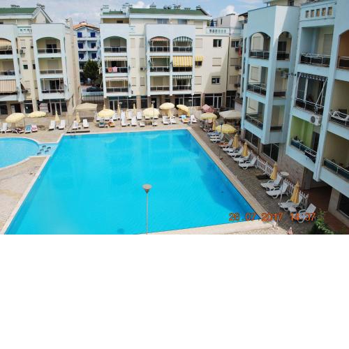 Arbi's Pool View Apartment