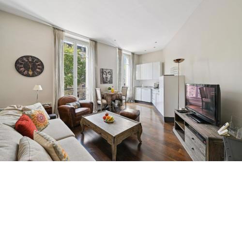 Arc de Triomphe - Champs-Elysees City Apartment
