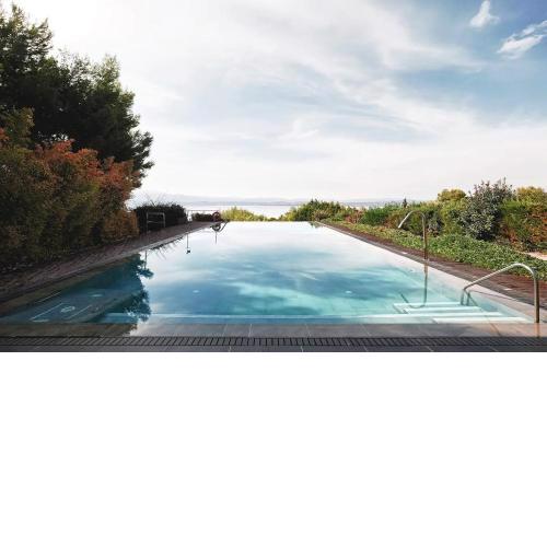 Architectural Gem, Seafront Villa - Private Pool