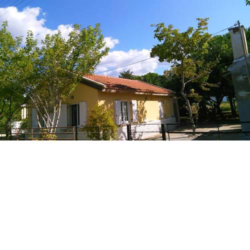 Areti holiday home in front of the sea with a large garden